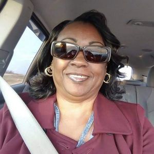 Meet your Posher, Denise